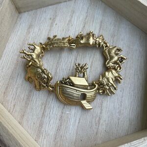 ANOUSHA STATEMENT BRACELET